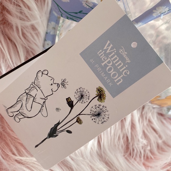 NWT!✨PRIMARK EXCLUSIVE✨Gorgeous Disney’s Winnie the Pooh Floral Makeup Bag! 🐻🍯 - Picture 2 of 8